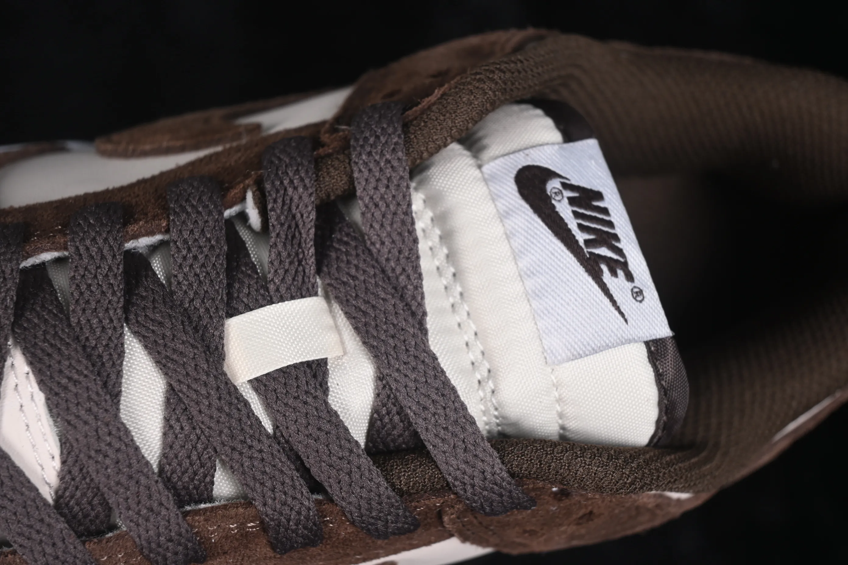 All Categories Nk SB Dunk Series Nk SB Dunk Low Low-top sneakers Nike SB Dunk Low Year of the Horse Brown Low-top casual sneakers IO4244-102